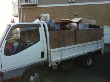 千葉県流山市で不用品回収した物を2トントラックに積載