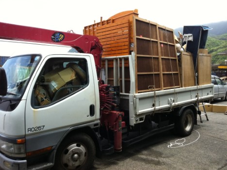 東京都八丈島八丈島町での遺品整理　2トントラック満載