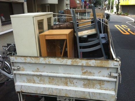 東京都杉並区での食器棚やイスなどの家具の不用品回収