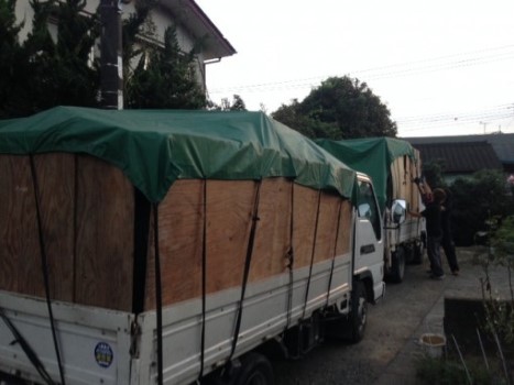 戸田市の8LDKお家丸ごとの大掛かりな現場写真-最終積み荷-トラック2台まるまる