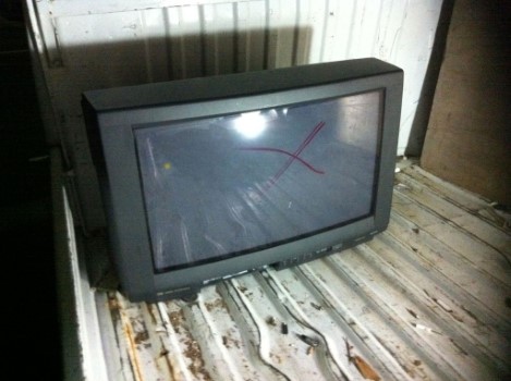 東京都新宿区での28インチワイドテレビの不用品回収