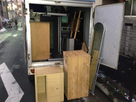 東京都品川区でのお引っ越しに伴う家具類の不用品回収