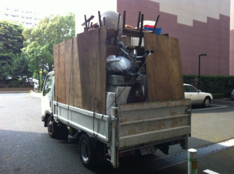 千葉市美浜区マンションの不用品回収 トラック積み込み後
